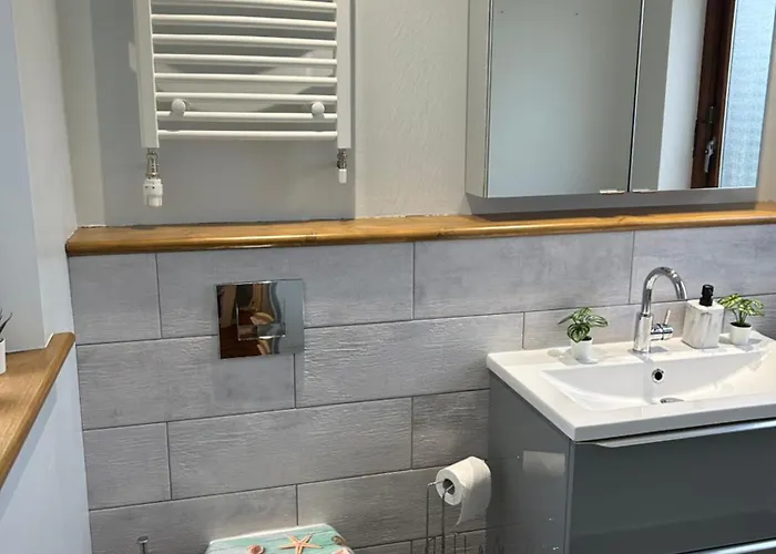 Проживание в семье Blush Jungle -